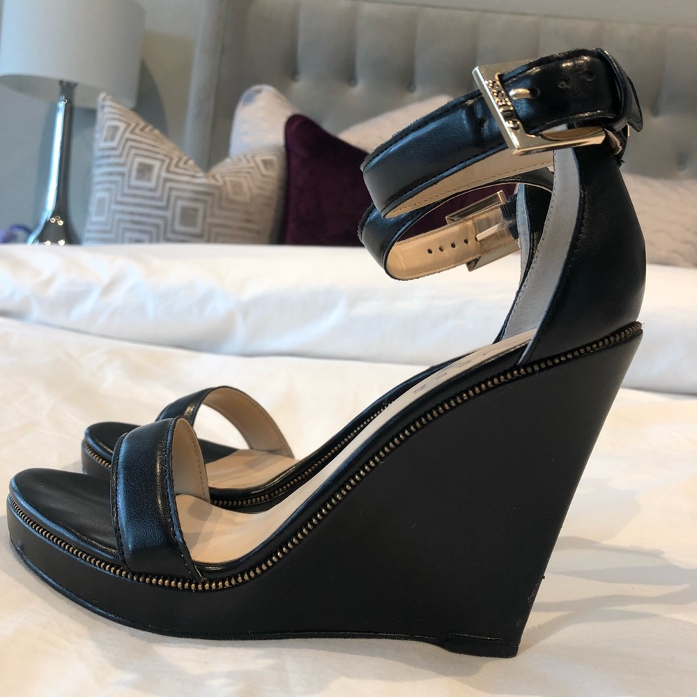 Guess wedge sandals